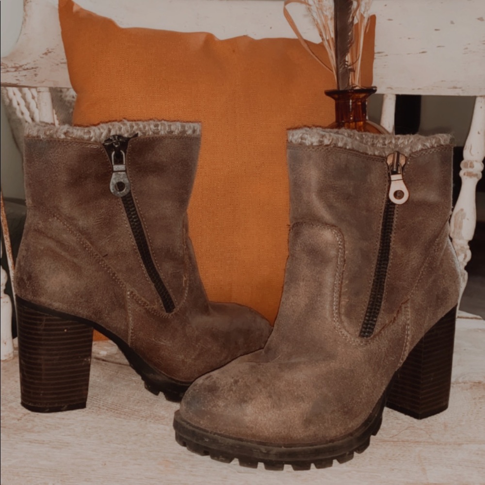 Dark taupe boots